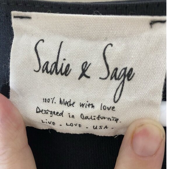 Sadie & Sage Black Drape Front Blouse Sz L Made in USA Top - Picture 3 of 6